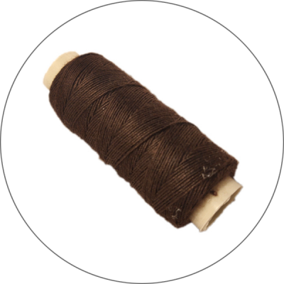 Hilo con aguja (Marrón)